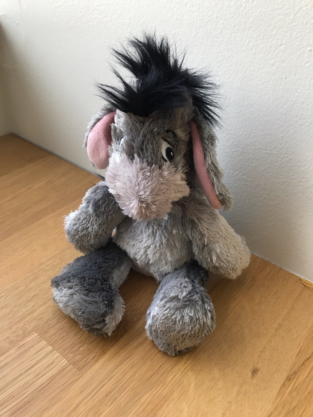 Adorable Disneyland Disney World Eeyore Winnie the Pooh Stuffie Plushie